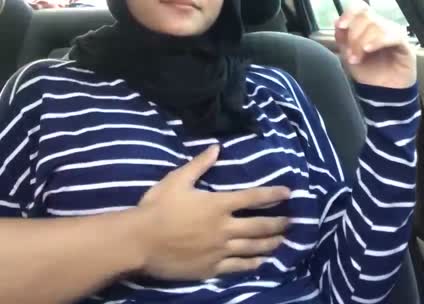 Jilbab Shalisya Ngewe Di Mobil