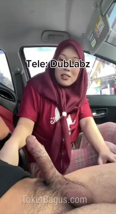 Tante Malay Istri Orang Selingkuh Nyepong Kontol Di Mobil
