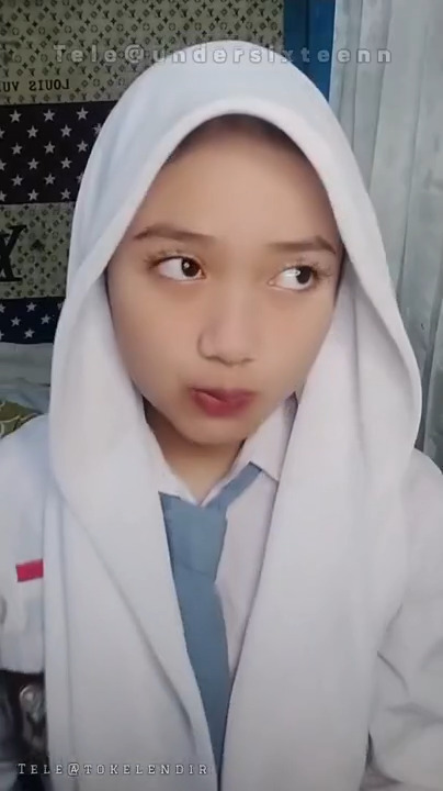 Cewe sma pamer memek